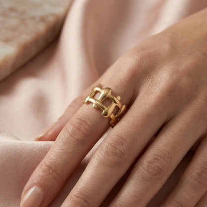 A memory Linked Ring