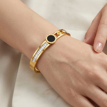 handson stud cuff