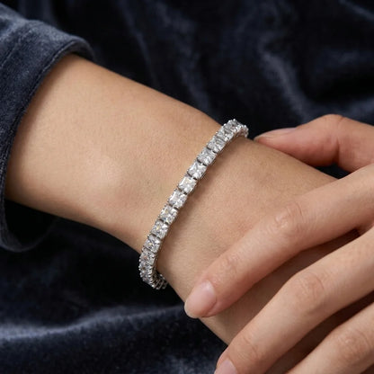 Pure silver tennis in zircon