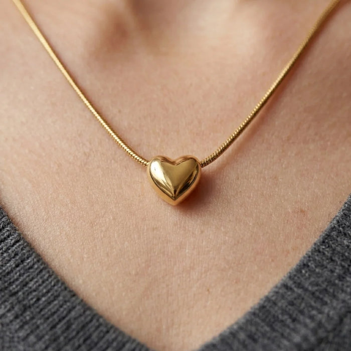 Viral Swiss 18K Heart Pendant