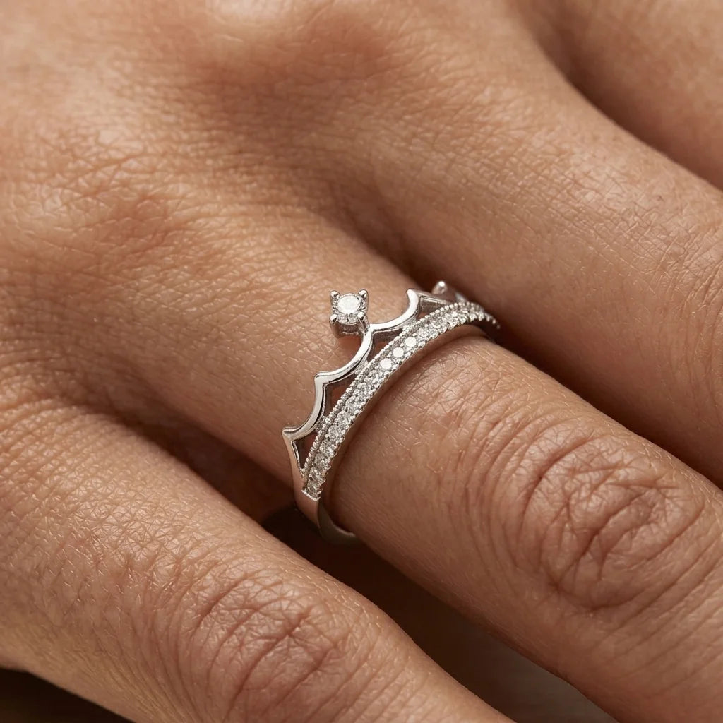 QUEEN (Adjustable) Zircon Ring